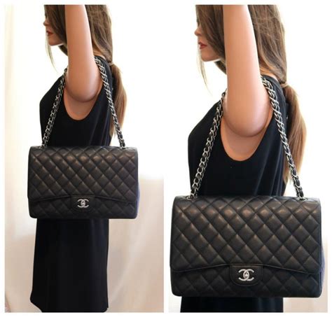 chanel jumbo vs maxi|CHANEL DOUBLE FLAP: JUMBO vs. MAXI .